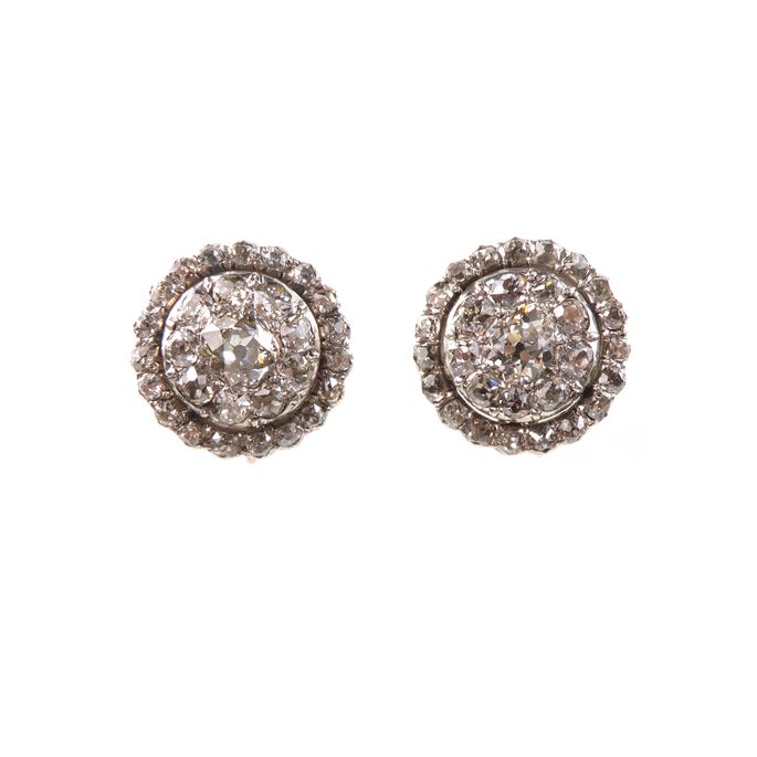 Pair of diamond cluster earrings | MasterArt